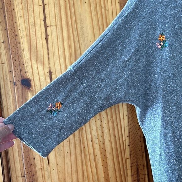 ****** 5 for $25 Workshop Republic Clothing Embroidered Knit Top - Picture 3 of 5